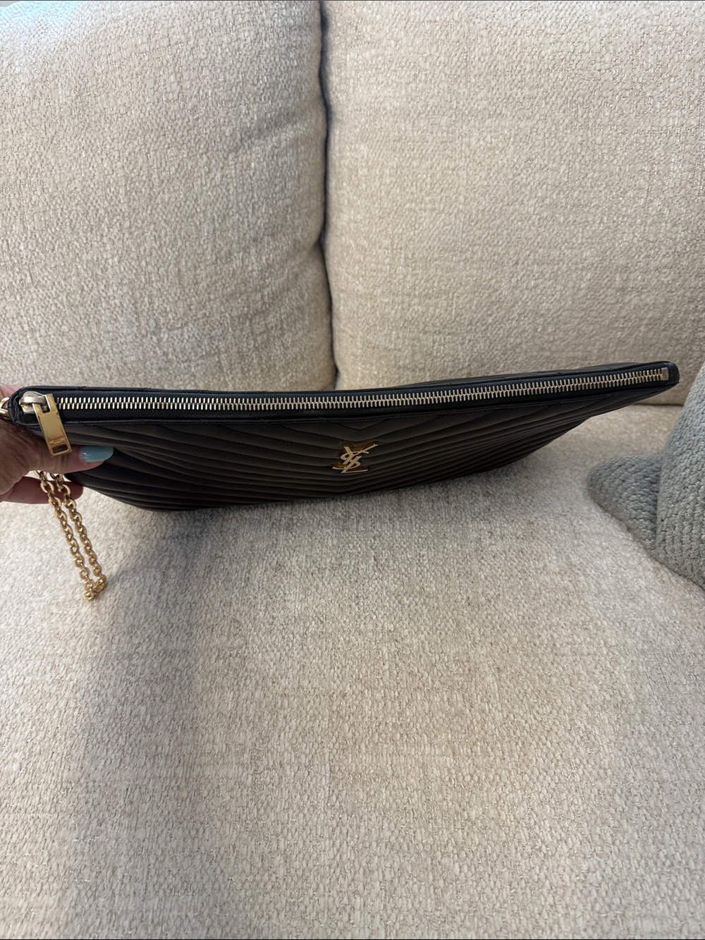 Saint Laurent Black Chevron Quilted Leather clutch/Wristlet with Gold YSL Emblem - Picture 9 of 10